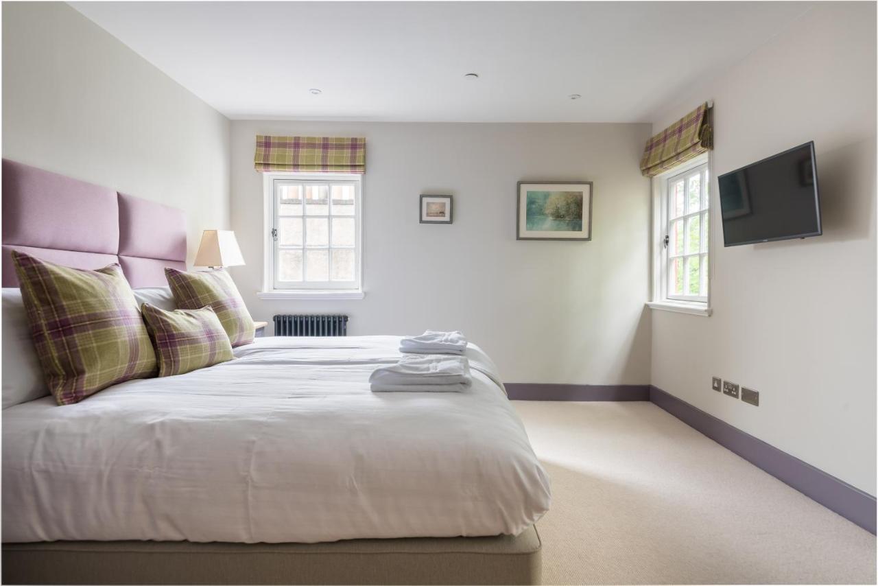 Amazing Penthouse, Stunning Views, Castle 2 Mins Apartment Edinburgh Bagian luar foto
