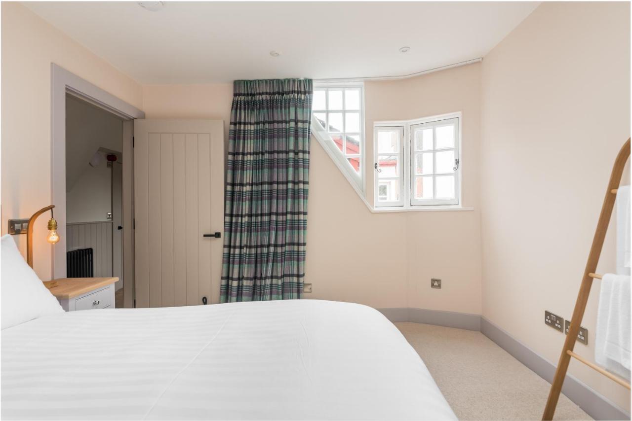Amazing Penthouse, Stunning Views, Castle 2 Mins Apartment Edinburgh Bagian luar foto