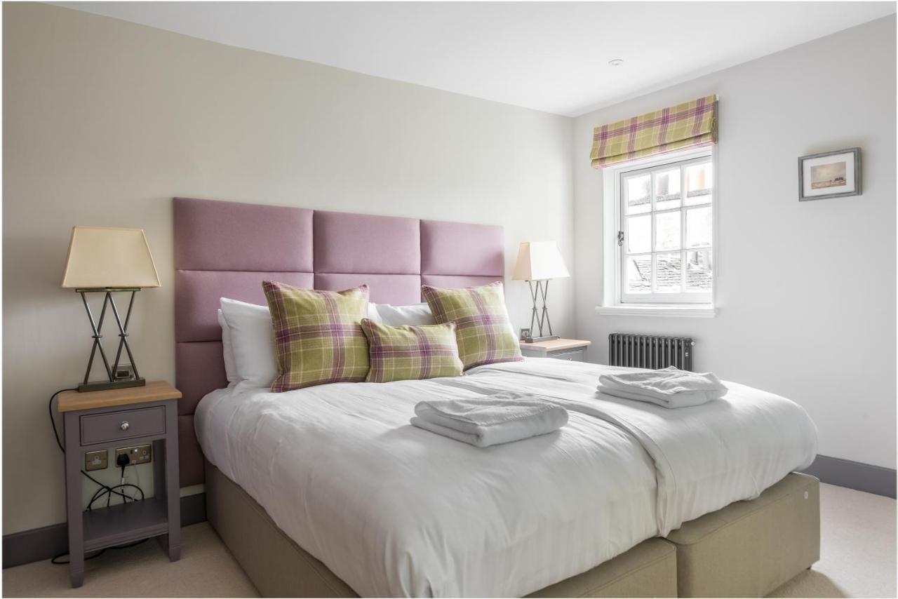 Amazing Penthouse, Stunning Views, Castle 2 Mins Apartment Edinburgh Bagian luar foto